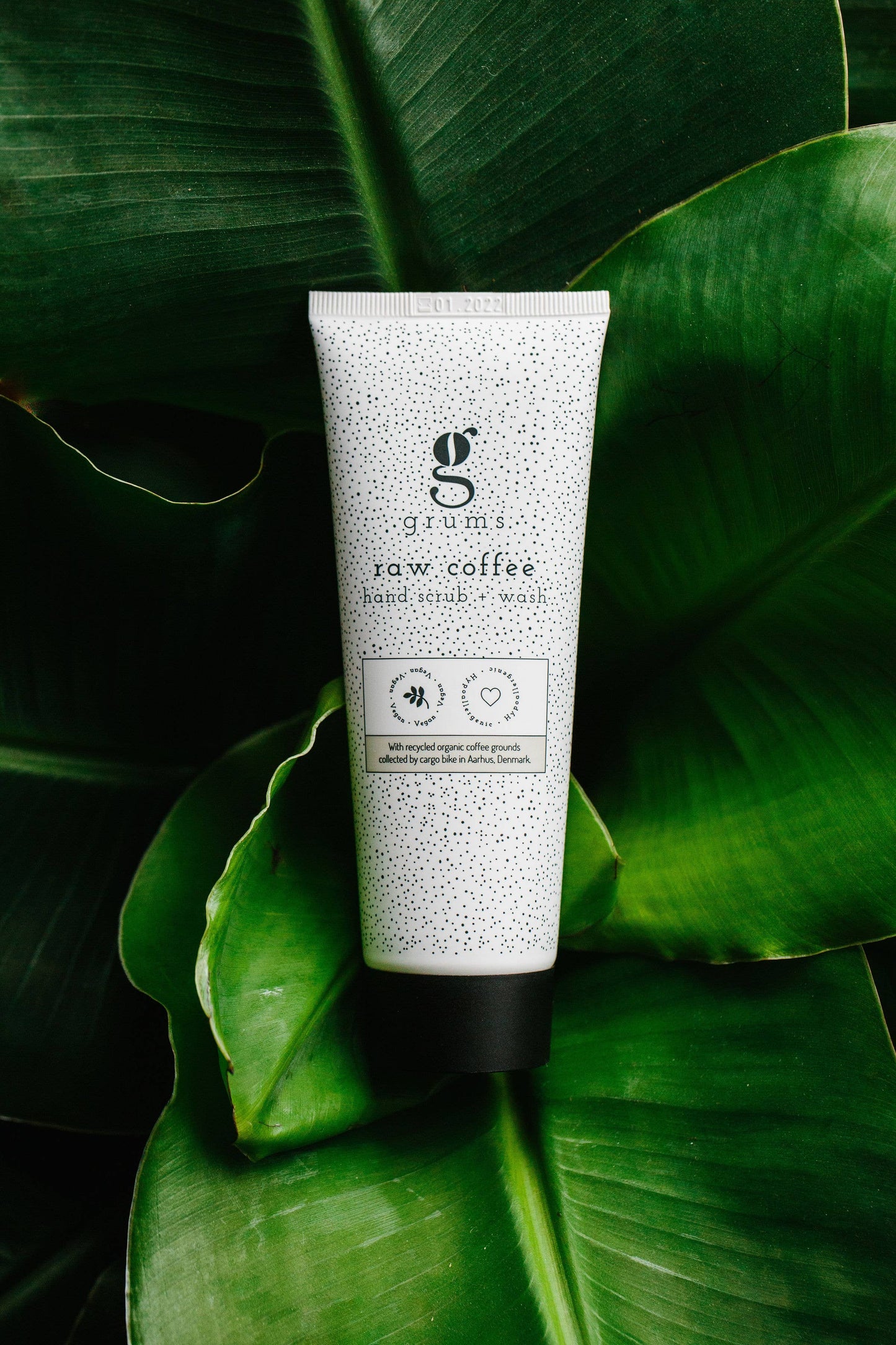 Raw coffee hand scrub + wash (120 ml.) - from coffee grounds