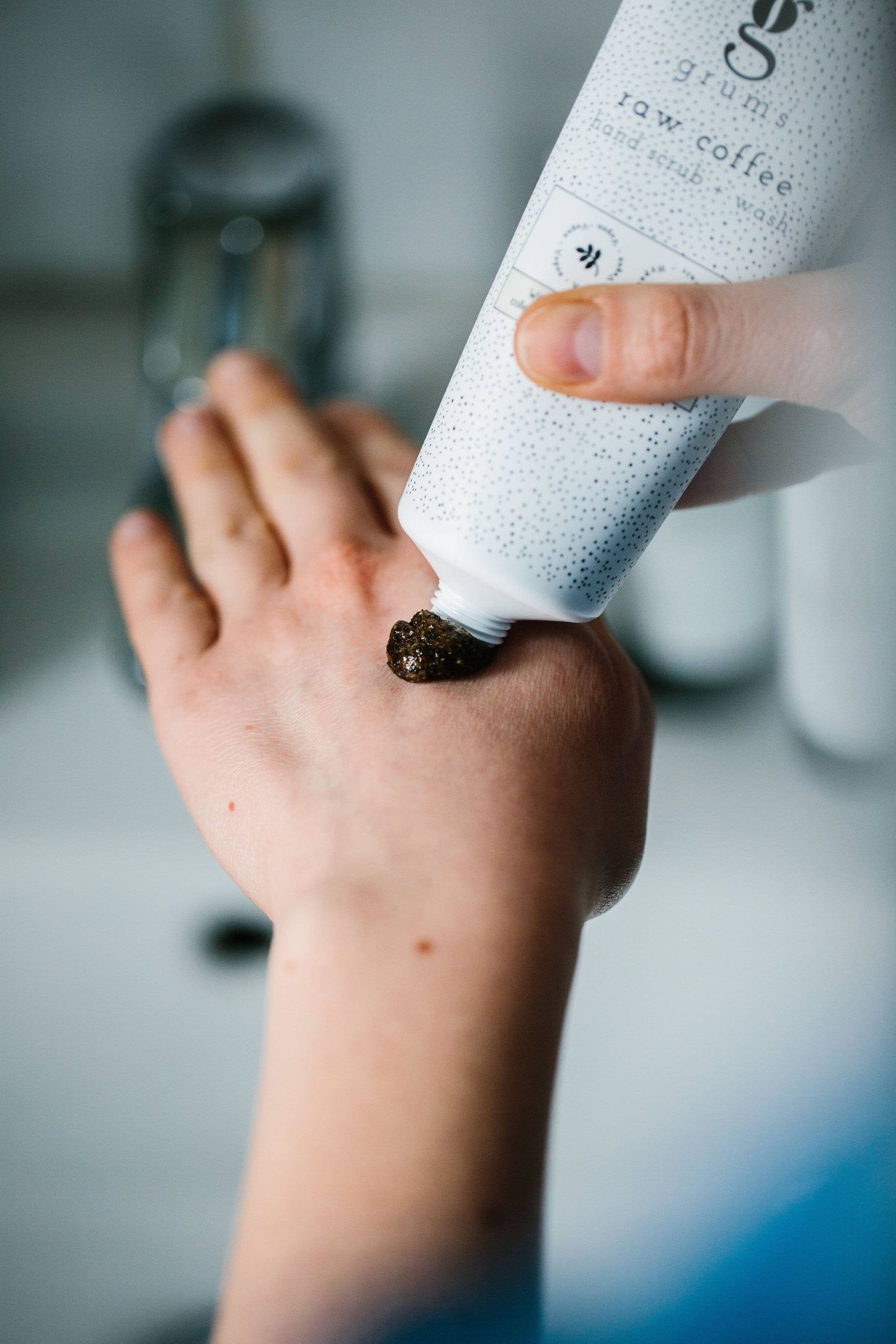 Raw coffee hand scrub + wash (120 ml.) - from coffee grounds
